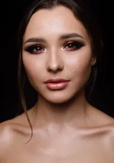 彩妆妆面美女头像图片 彩妆妆面美女头像图片
