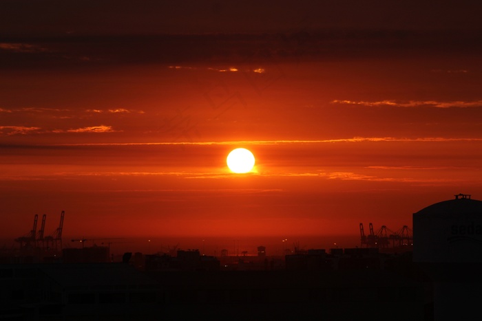 码头海上日出图片