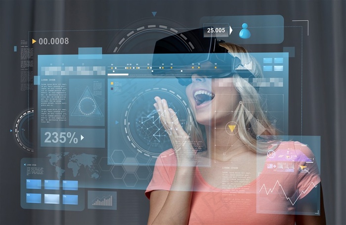 头戴VR眼镜的女性创意科技高清图片