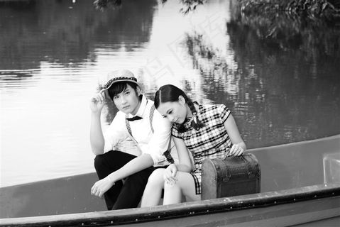 幸福恋人开心田园外拍高清图片