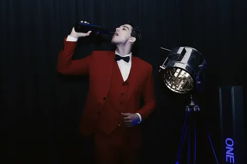 杭州Linx酒吧现场帅哥拍照