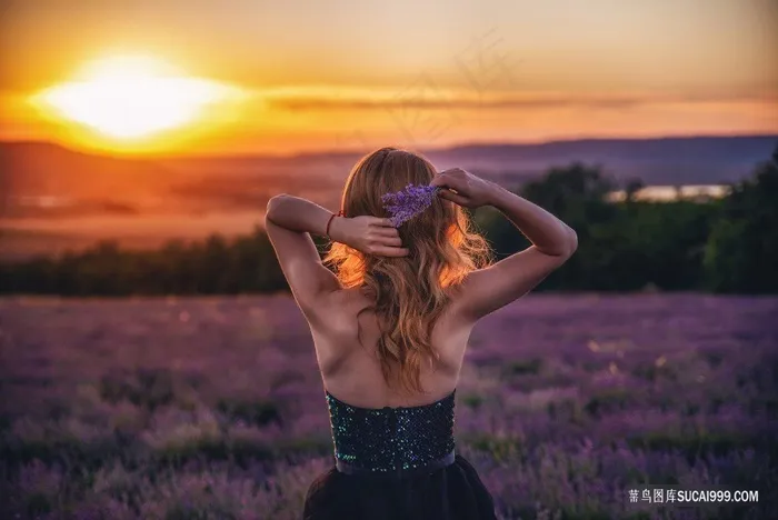 唯美黄昏日落美女背影图片