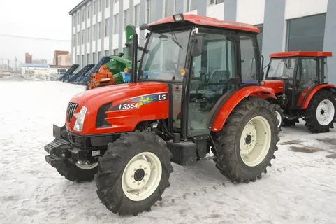 小型带蓬拖拉机图片