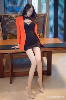 性感美腿的女销售绝色尤物玥儿写真图片