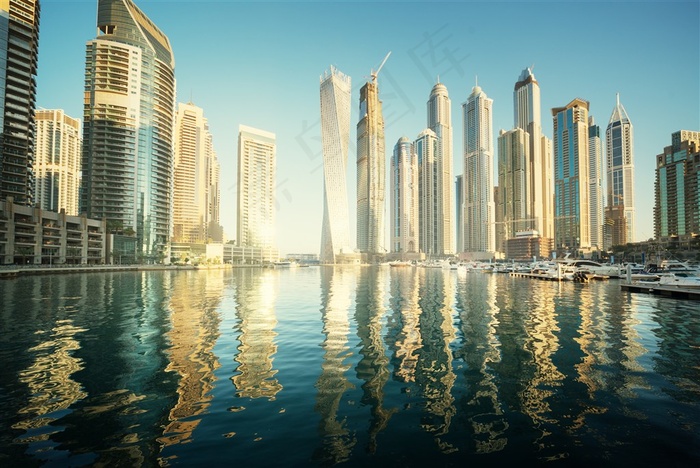 蓝天下的国外城市