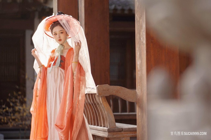 高清橘色古装披风美女图片