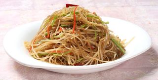 土豆丝炒粉条10元