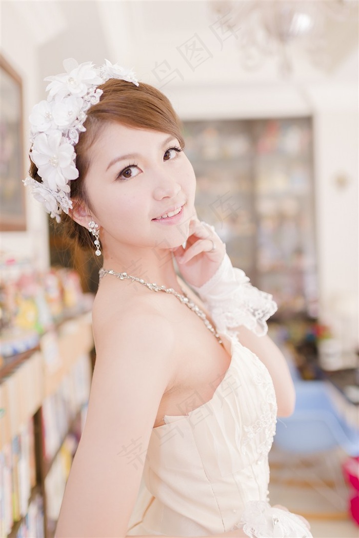 白色婚纱漂亮的新娘美女婷怡高清摄影大图
