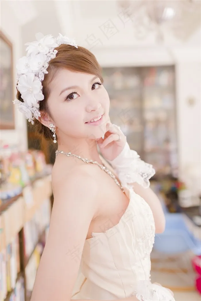 白色婚纱漂亮的新娘美女婷怡高清摄影大图