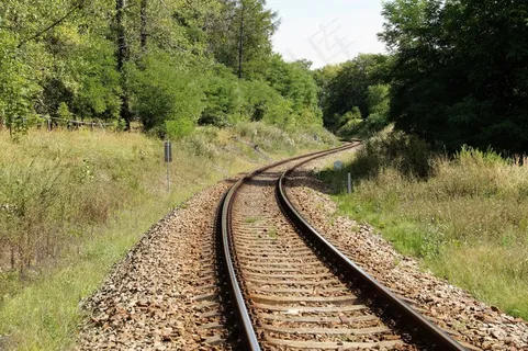 山间轨道铁路图片 山间轨道铁路图片