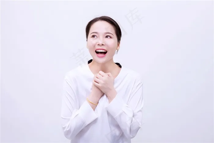 清新美女激动表情图片