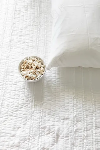 白色爆米花图片