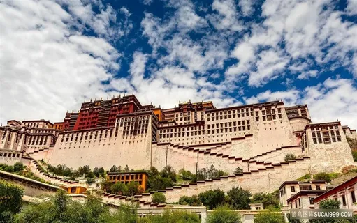 蓝天白云下的布达拉宫 蓝天白云下的布达拉宫