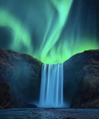 绿色极光壁纸图片