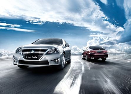 丰田汽车大气云端高清汽车广告图