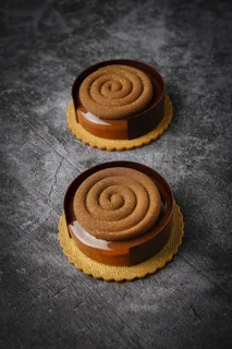 蛋糕店小蛋糕慕斯美食甜品图片