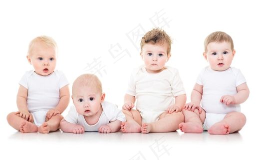 四位金发国外宝宝照片