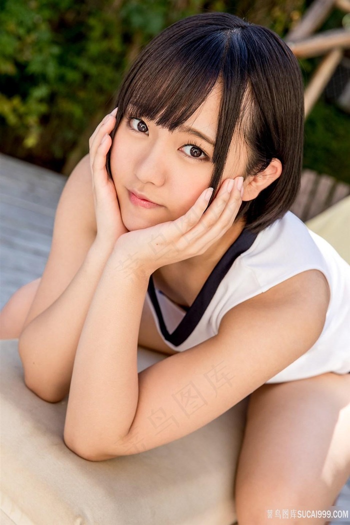 超可爱日本短发美女写真图片
