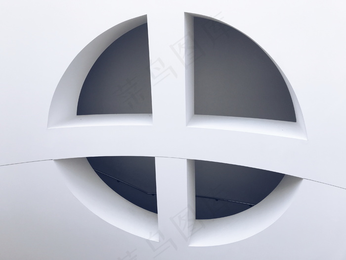 白色石头格子窗户图片