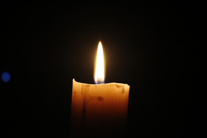 夜晚蜡烛烛光火焰图片