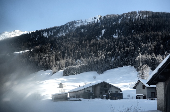 冬天白雪高山背景风景