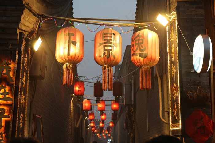 平遥古镇夜景图片