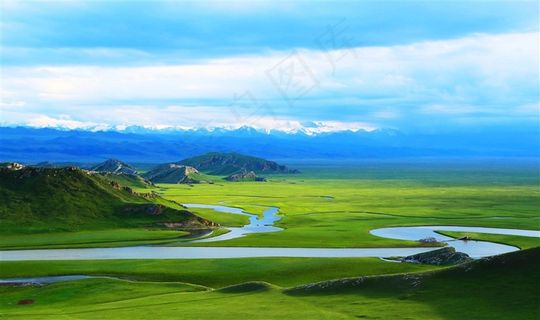 壮阔的草原风景图片