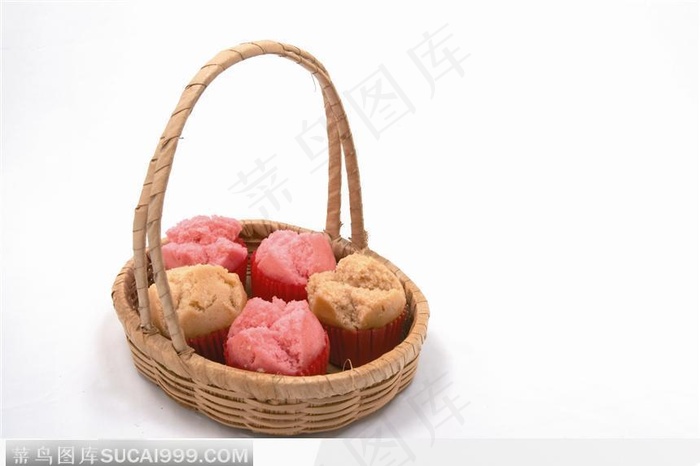竹篮里的蛋糕
