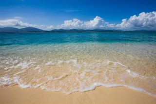 碧蓝的天空与海洋