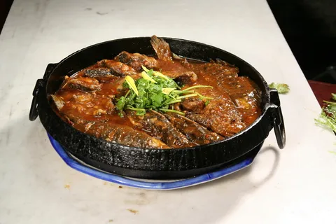 30干锅全鱼 乡村小镇