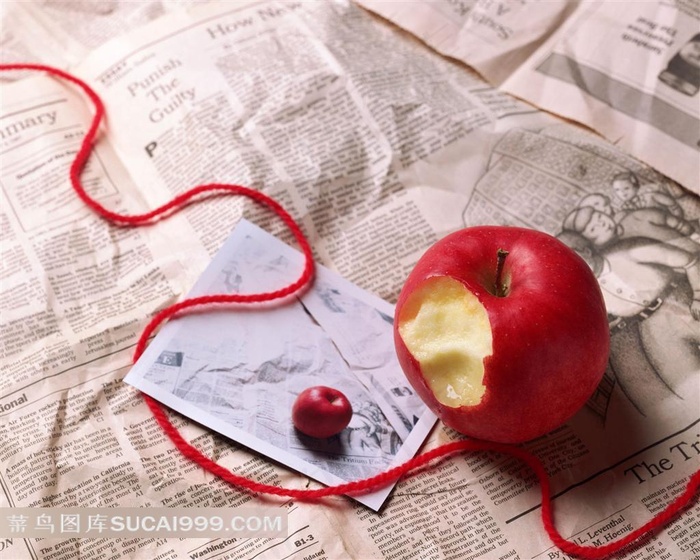 咬了一口的苹果高清素材