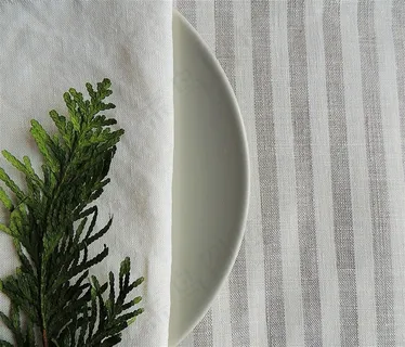 植物盘子和白布 植物盘子和白布