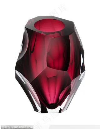 玻璃艺术-透明的红色杯子