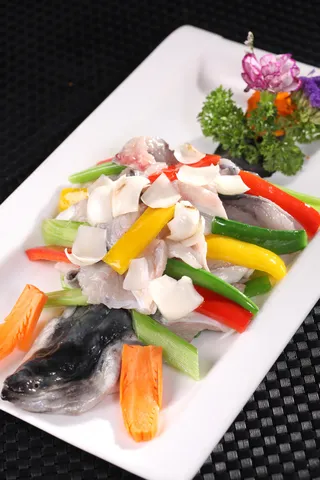 西芹百合炒河鳗片