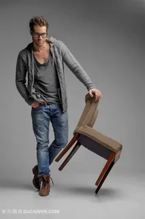 时尚休闲装帅哥图片