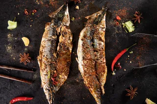 秋刀鱼美食拍摄设计