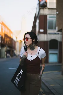 亚洲纹身美女图片 亚洲纹身美女图片
