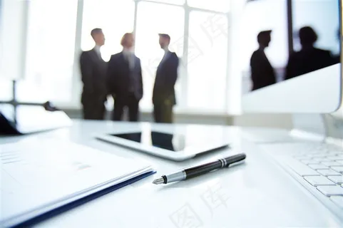 商务人士讨论开会 商务人士讨论开会