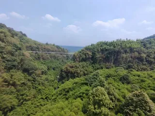 高山和蓝天高清图