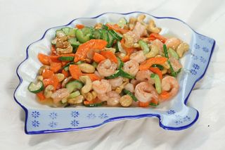 20腰果虾仁 东北饺子园