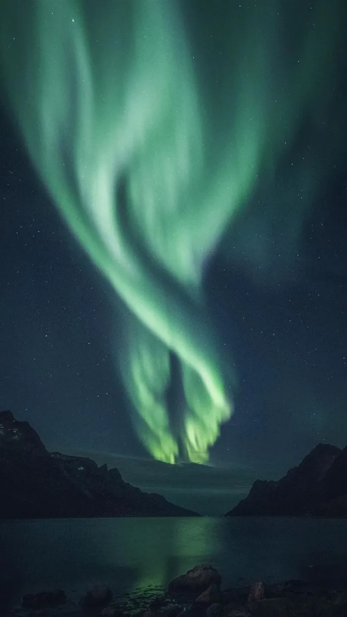绿色极光壁纸图片