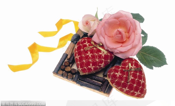 花饰小品-粉色玫瑰旁的心