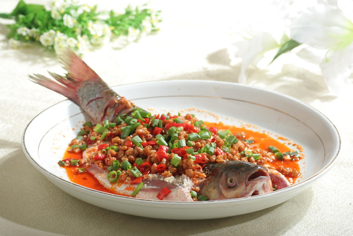 腊八豆蒸草鱼 (1)