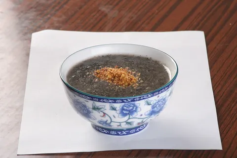 黑芝麻糯米粥 (1) 黑芝麻糯米粥 (1)