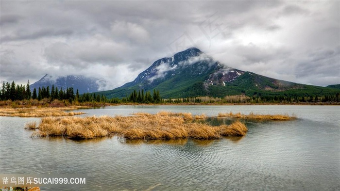 湖畔山脉美景壁纸