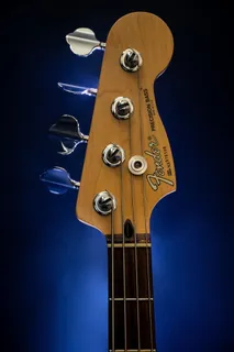 吉他乐器局部图片