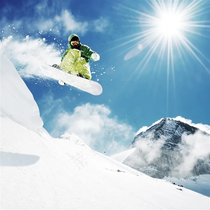 雪山滑雪的男子高清图片