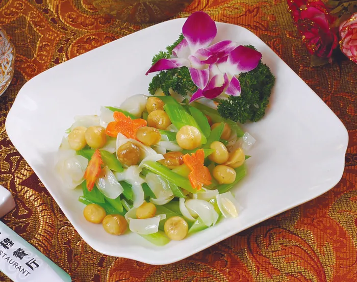 J04-0105  西芹百合炒夏果