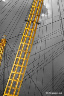 黄色天梯时尚装饰画