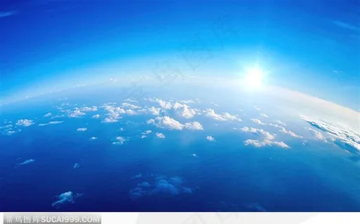 宇宙中俯瞰蓝色地球水平线的日出